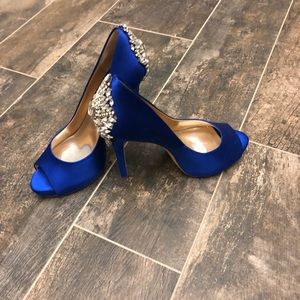 Badgley Mischka Kiara embellished pump